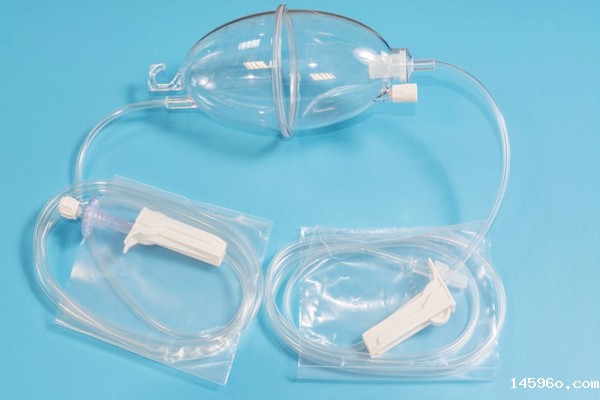 如何测试输液器泄漏和流量等物理性能？